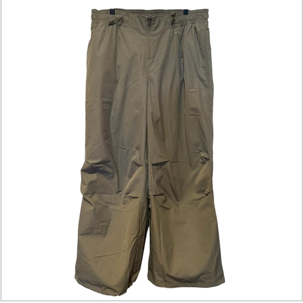 Nike women’s Women's Mid-Rise Repel Trousers Large
